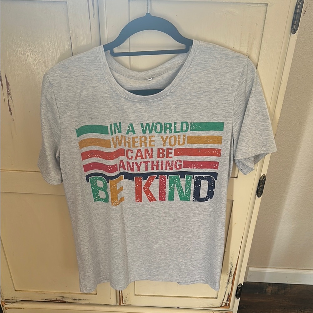 Be Kind Graphic Kids T-Shirt - Gray